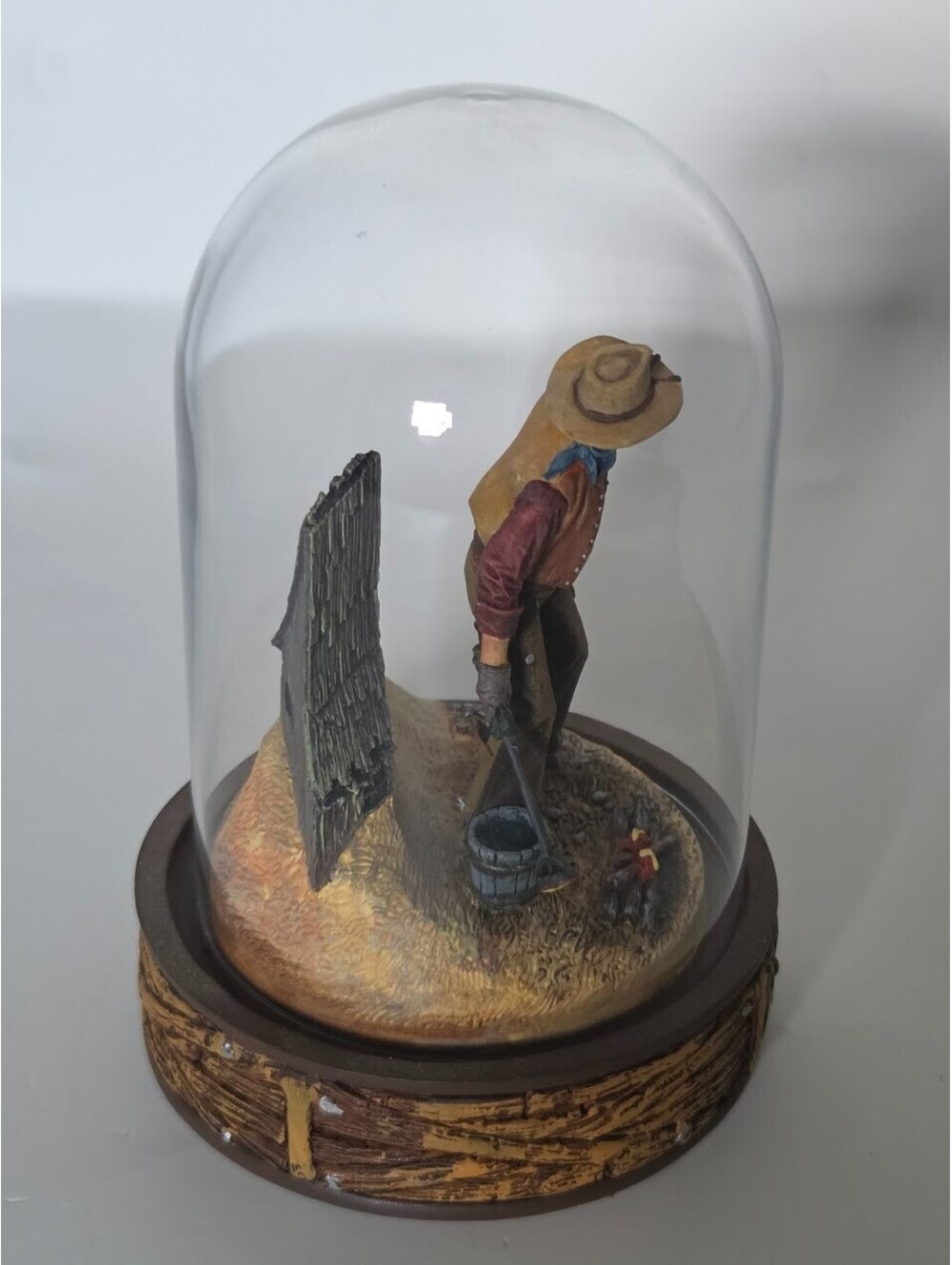 Franklin Mint John Wayne Wrangler Tesori Porcelain Resin Figurine Dome